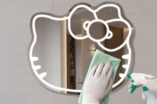 Cách Vệ Sinh Và Bảo Quản Gương Led Trang Điểm Đúng Cách 